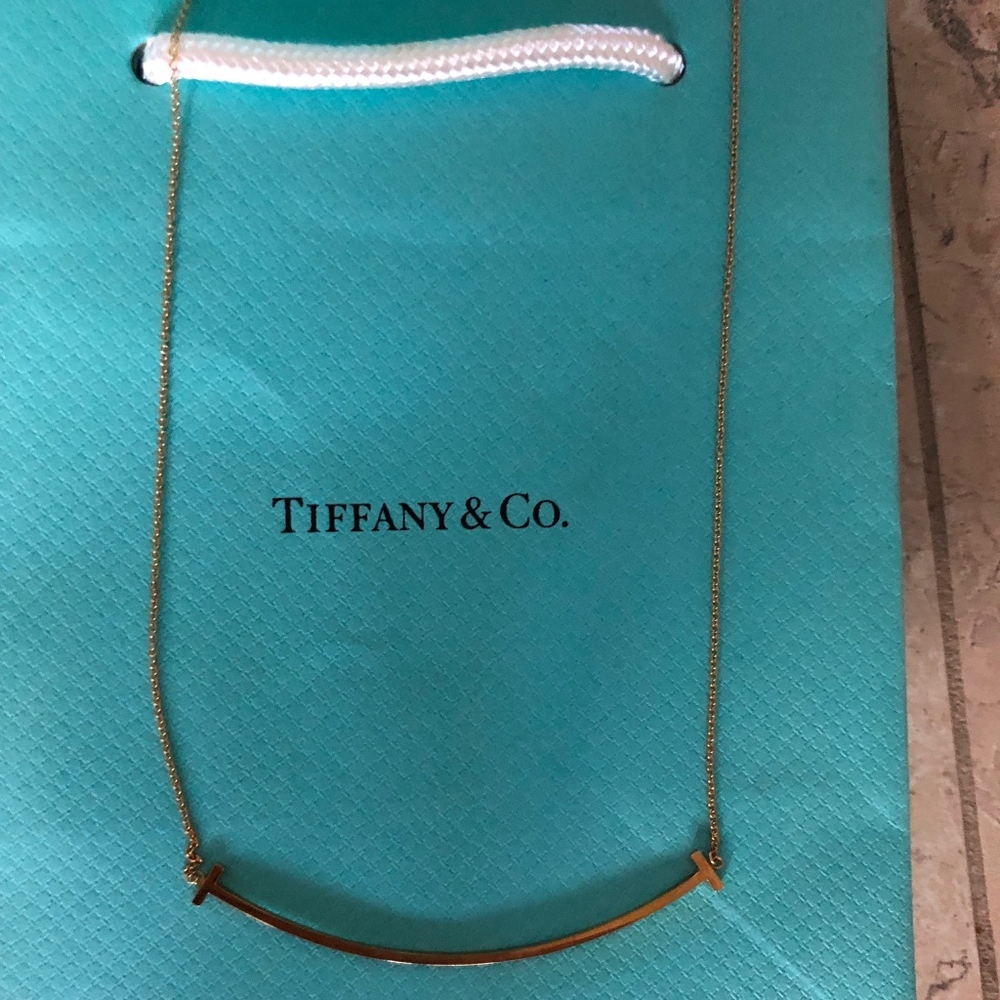 Tiffany T 18 karat gold necklace